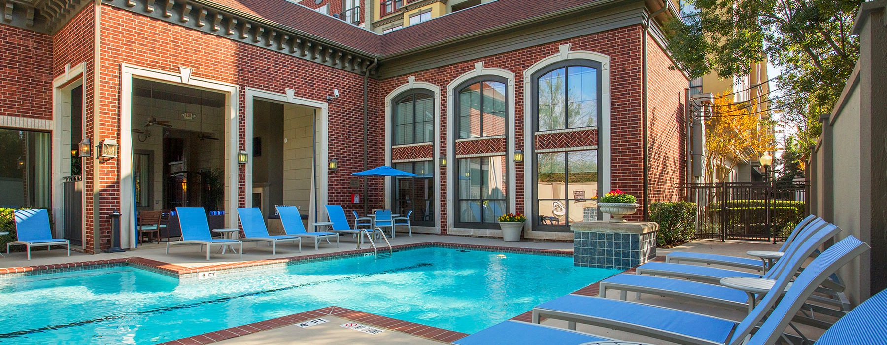 Sparkling pools with wi-fi access poolside